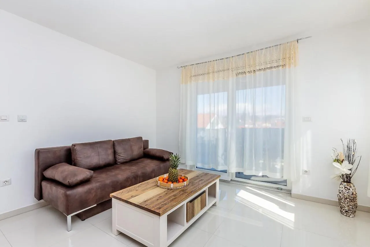 Apartment Laganini III Njivice Croatia